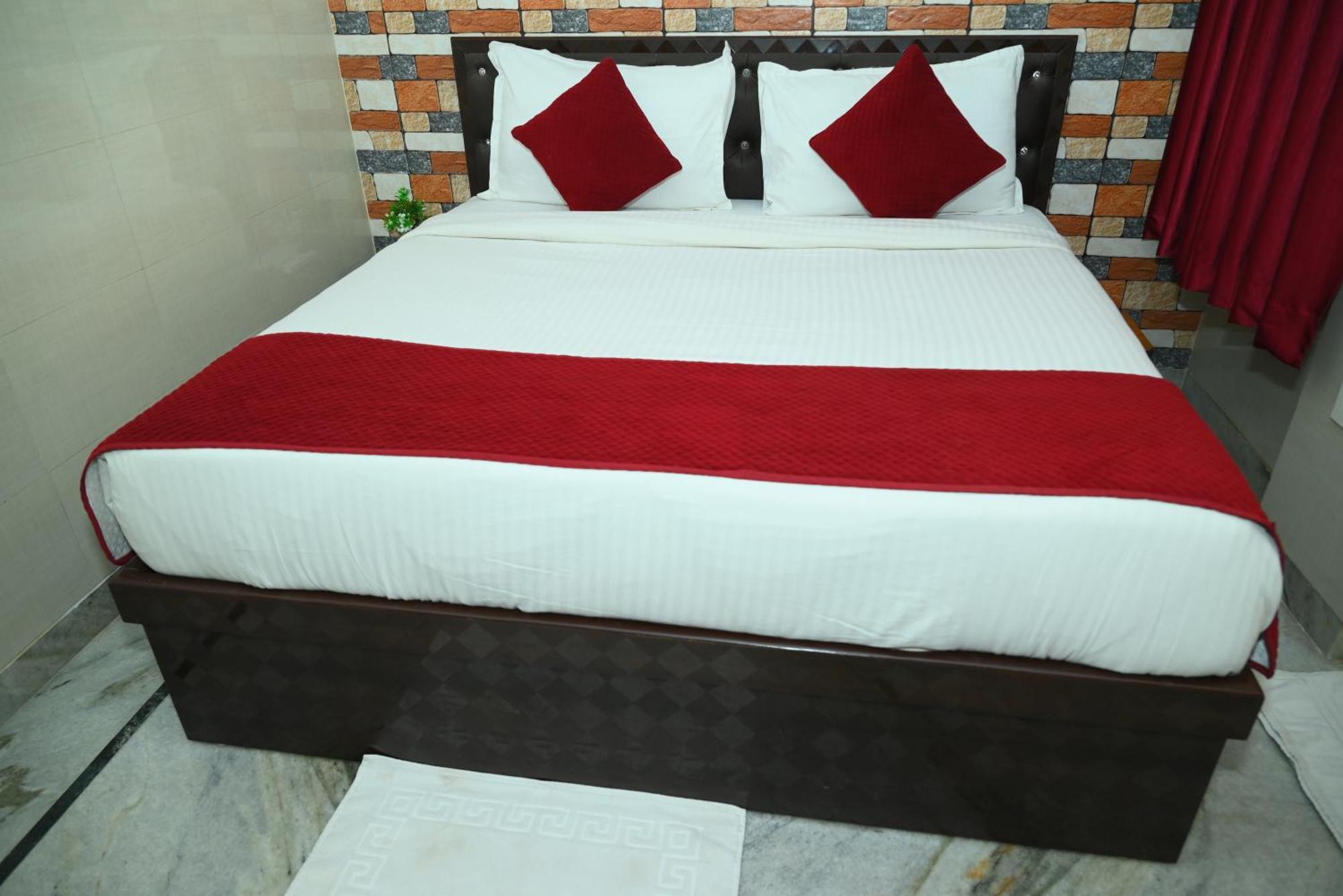 Ravi Br Group 3 Star Guest house